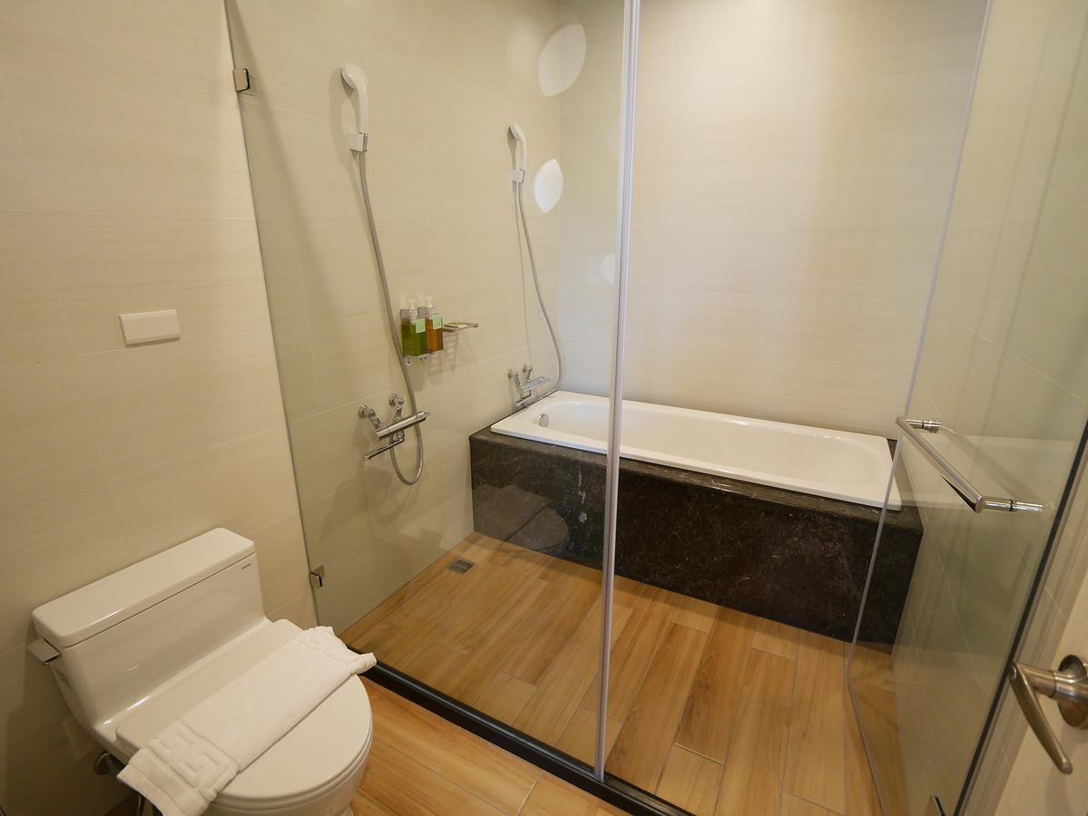 See Moon Homestay Юйчи Экстерьер фото