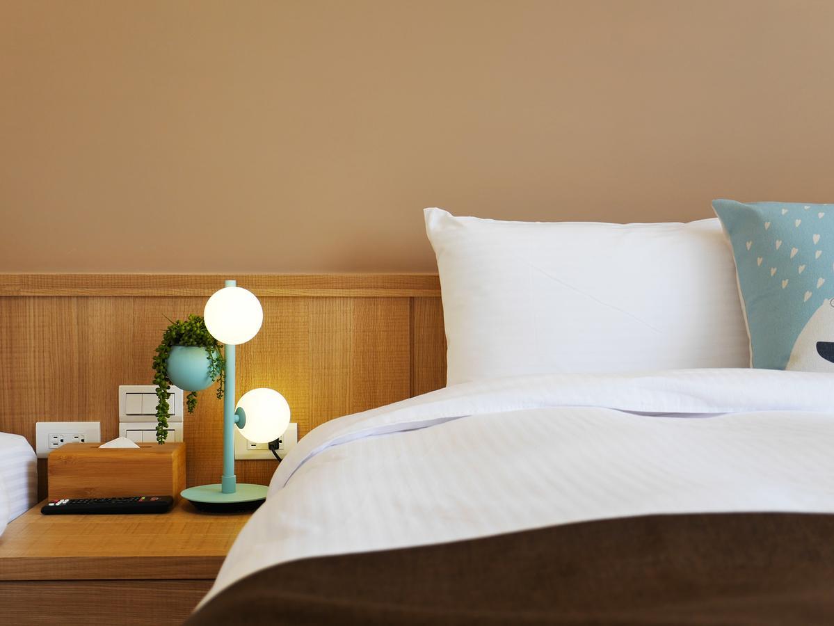 See Moon Homestay Юйчи Экстерьер фото
