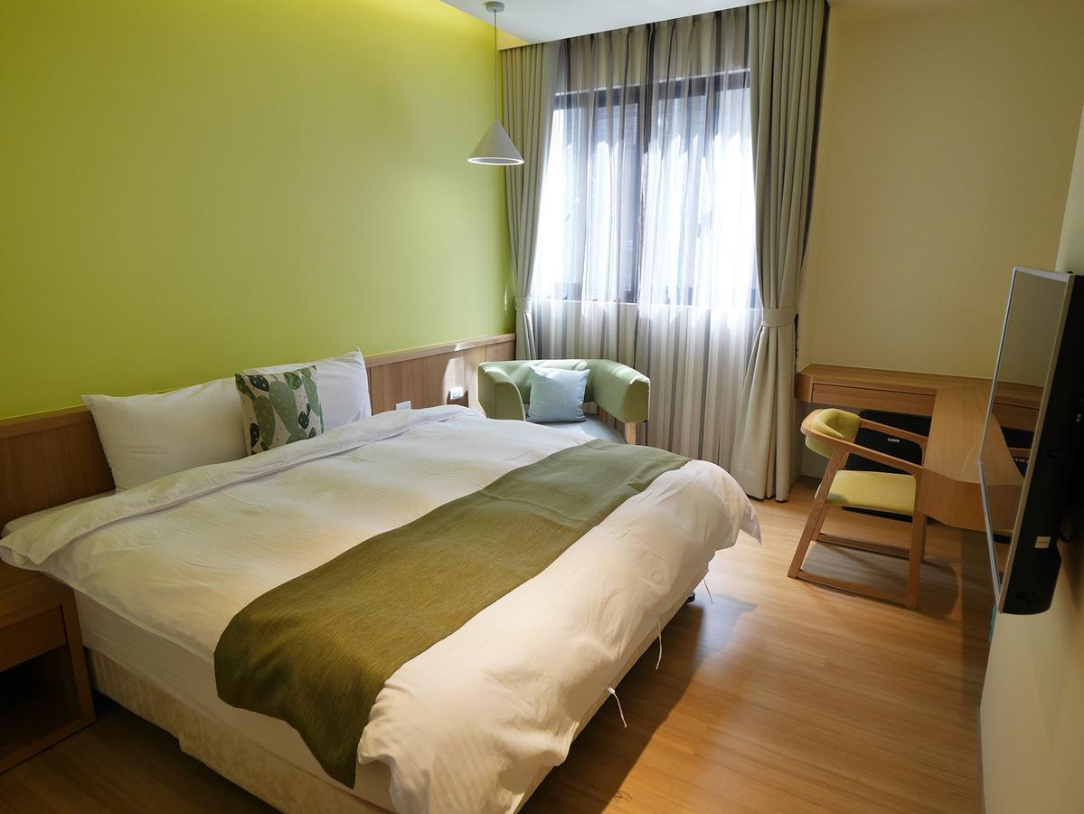 See Moon Homestay Юйчи Экстерьер фото